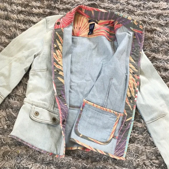 Gap Cotton Rushed Light Blue Jean Jacket Size XS - Picture 5 of 8